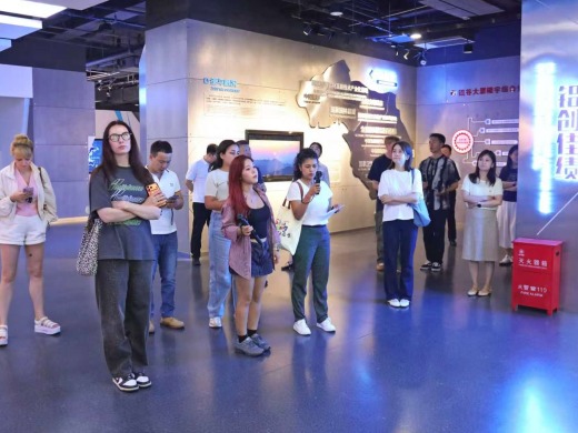 【2026打卡中国】走进世界铝谷，解码铝产业智造转型之道（视频）_fororder_25151a92bda773d5151706dbcbf5237c