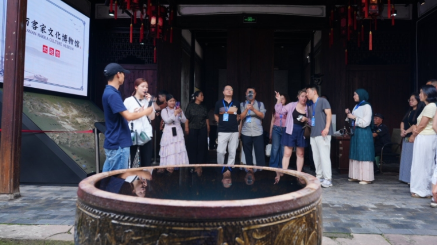 【2026打卡中国】赣州章贡：千年宋城，何以“活”在今天？_fororder_01d1b5ad-6ebb-4023-b20f-9e4328fc8588.1451x1028.750x531