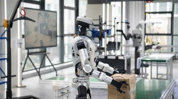 From "Artificial Sun" to AI Sales Agents: How China's Frontier Tech Is Reshaping Industries and Daily Life_fororder_2026011108c33943e3cd4f74b324ce21d7c03d54_XxjwshE000007_20260111_CBMFN0A001