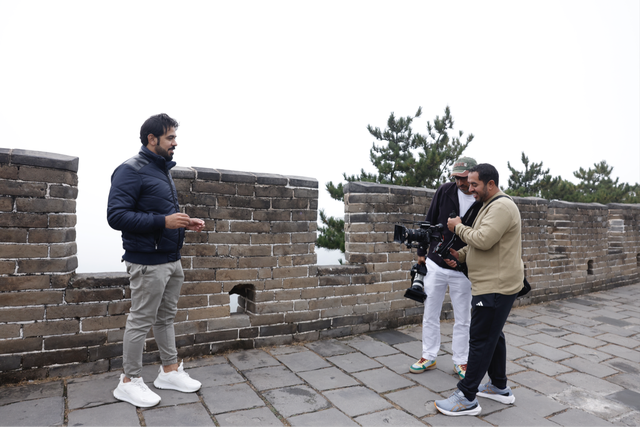 【魅力北京】爬长城、看中超……阿拉伯摄制组溯古穿今感知魅力北京 【魅力北京】爬长城、看中超……阿拉伯摄制组溯古穿今感知魅力北京