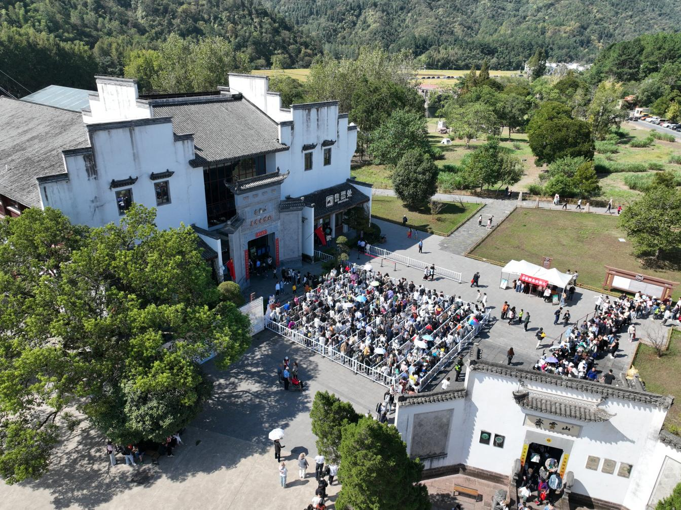 “连创连破” 这个国庆假期齐云山持续“出圈出彩”