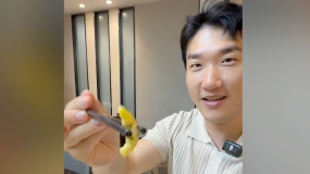 【中国游记】江苏连云港这道虫子做的菜，让外国博主直呼“好吃”！_fororder_7157b0fd-8109-4499-a4ed-6a5c7e3801ca