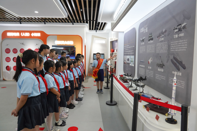 黄山市屯溪区：开展国防活动 筑牢青春安全线_fororder_图片6