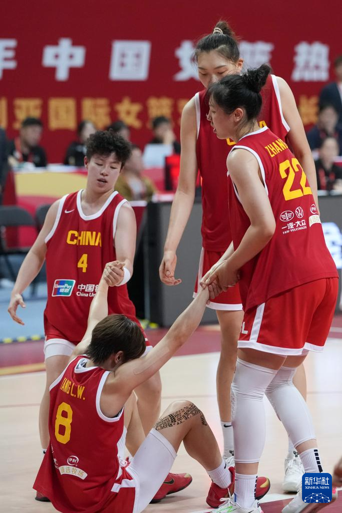 女篮热身赛：中国队胜澳大利亚队