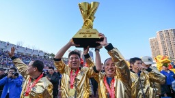 2025湖南省足球联赛：永州队冠军巡游举行