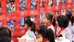 冠军荣誉墙下 他们种下梦想的种子