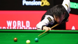 斯诺克世锦赛：赵心童胜丁俊晖晋级八强