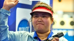 孙瑜洁勇夺射击世界杯三连冠