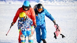 全民健身——乌兰察布：寒冷难挡冰雪运动热情