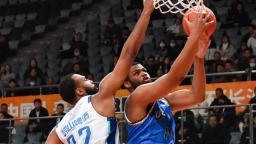 CBA俱乐部杯赛：青岛崂山啤酒胜北京北汽