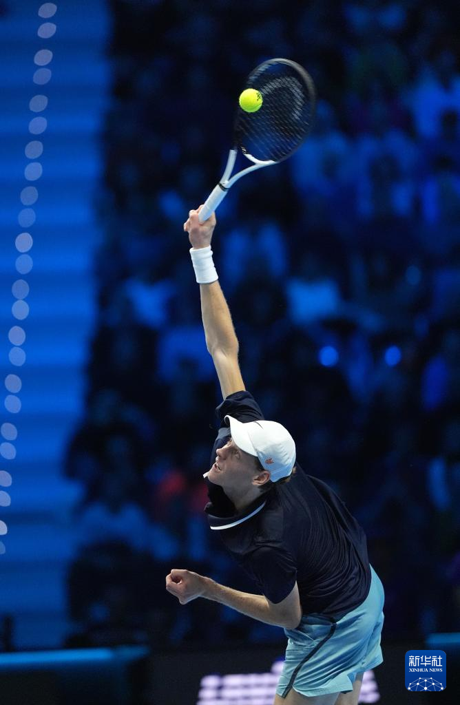 ATP年终总决赛：辛纳胜梅德韦杰夫