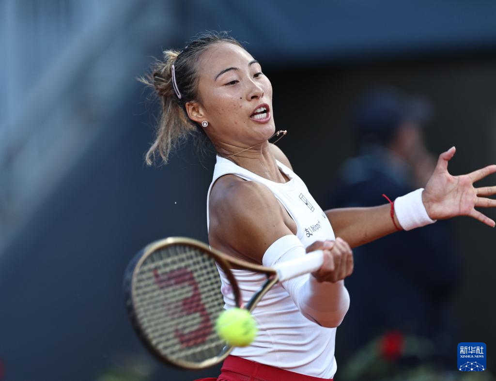 WTA1000罗马站：郑钦文晋级八强