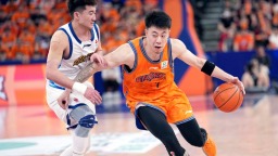 上海队主场力克广厦队 CBA总决赛首场告捷