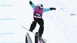 赛场铸荣光 中国冰雪坚定信心冬奥再出发_fororder_zgtyb1225001_004_01_b