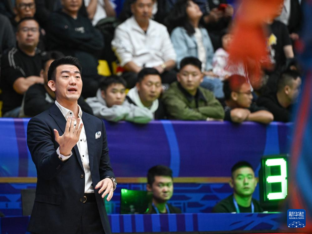 CBA常规赛：四川丰谷酒业不敌浙江方兴渡