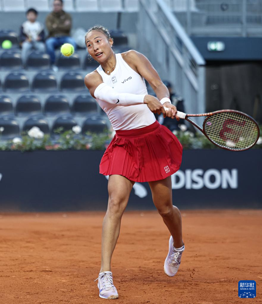 WTA1000罗马站：郑钦文晋级八强