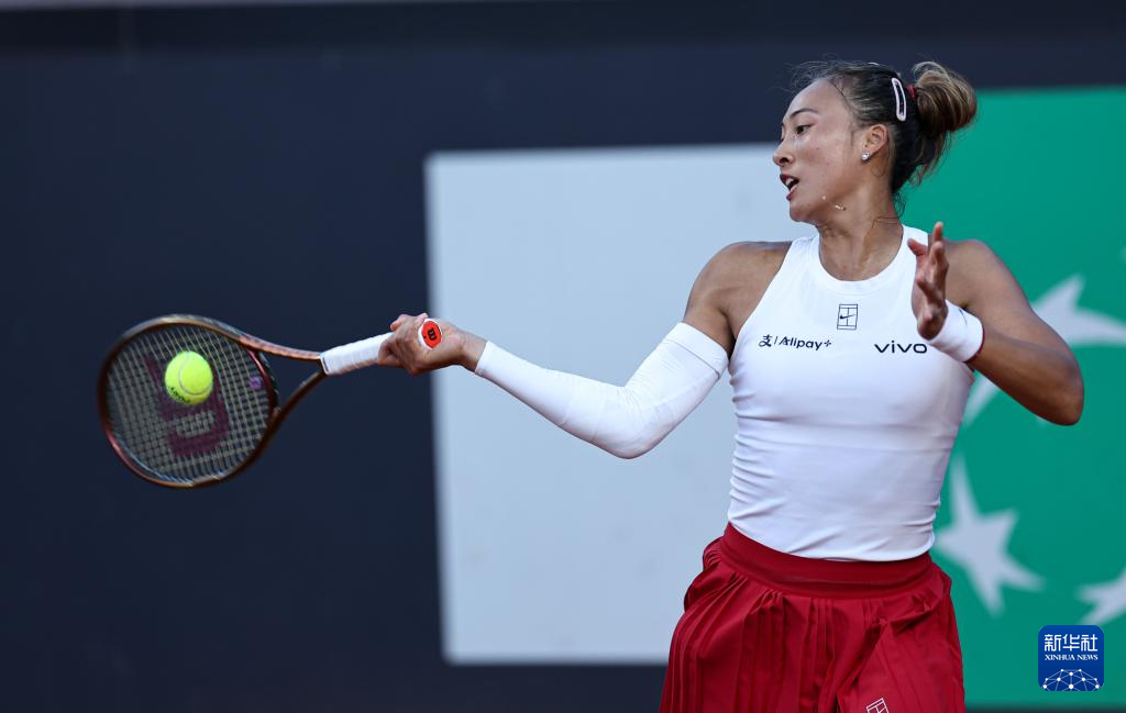 WTA1000罗马站：郑钦文晋级八强