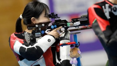 射击世锦赛：王子菲/盛李豪获10米气步枪混合团体决赛冠军