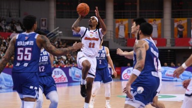 CBA常规赛：青岛崂山啤酒不敌广东东阳光