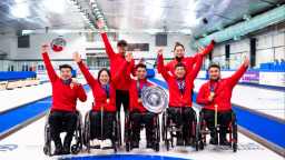 中国轮椅冰壶队、残奥冰球队全力备战米兰冬残奥会
