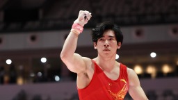 体操世锦赛：张博恒获得男子个人全能亚军