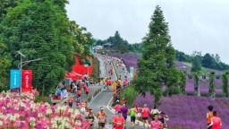 湖北巴东：野三关半马激活22℃凉经济
