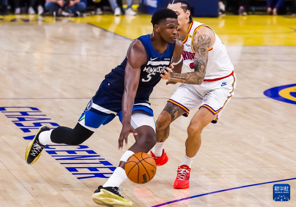 NBA常规赛：勇士胜森林狼