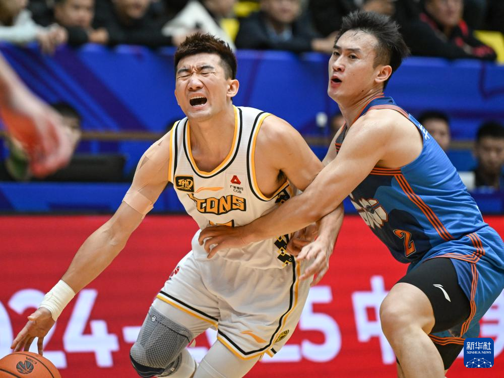 CBA常规赛：四川丰谷酒业不敌浙江方兴渡