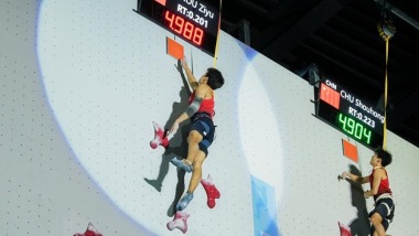 攀岩亚锦赛：速度攀岩女子破亚洲纪录 中国队揽男子金银