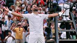 温网：焦科维奇创纪录第15次晋级四强 将再战辛纳_fororder_djokovic-wimbledon-2026-tuesday6