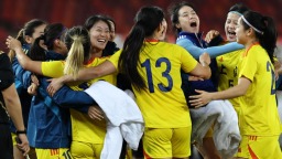 上海赢下“京沪之战” 十五运会女足成年组比赛四强产生