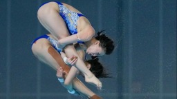 全运会跳水比赛：女双10米台上海摘金 男双3米板广东夺冠