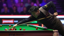 斯诺克大师赛：赵心童惜败希金斯 无缘四强