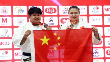 柔道亚锦赛：中国选手包揽女子78公斤以上级冠亚军