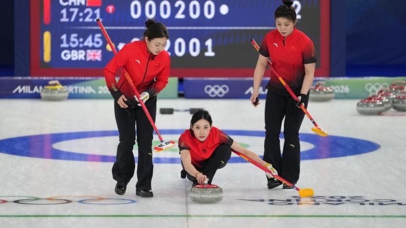 冬奥会冰壶——女子循环赛：中国队胜英国队
