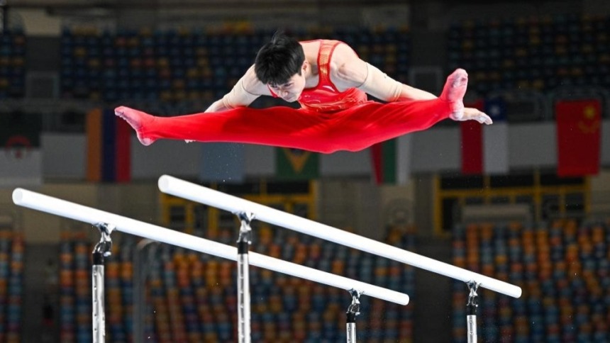 体操世界杯开罗站：刘洋获男子双杠冠军