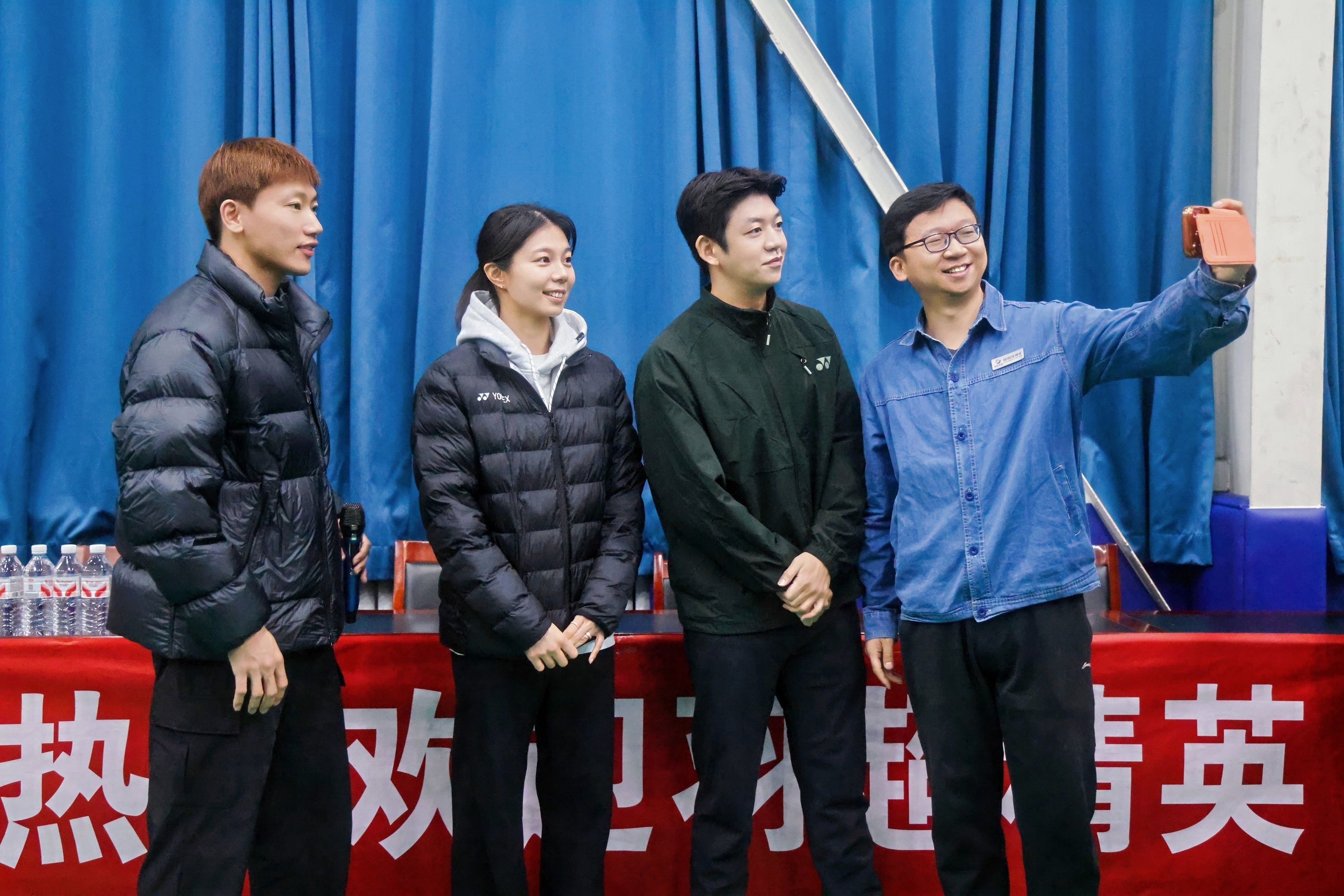 业余选手与世界冠军同台竞技,打造榆林城市体育新名片——2025亚洲羽毛球精英巡回赛榆林站暨榆林羽超圆满收官