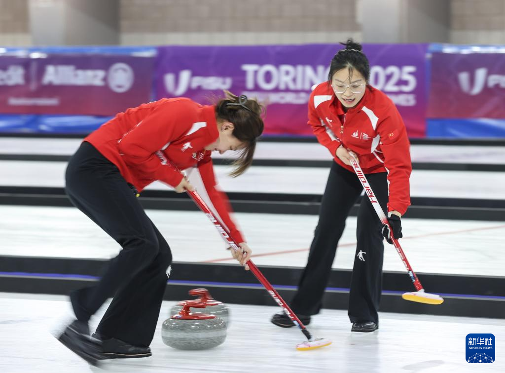 大冬会冰壶比赛:中国女队战胜波兰女队 大冬会冰壶比赛:中国女队战胜波兰女队