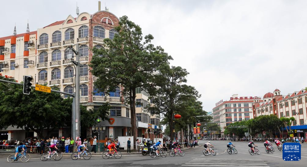 第十六届环海南岛国际公路自行车赛第四赛段赛况