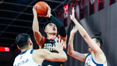 CBA常规赛：深圳马可波罗胜四川丰谷酒业