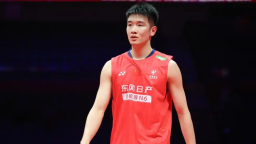 羽毛球世巡赛总决赛：石宇奇、王祉怡提前锁定四强名额