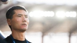 中国足协聘任邵佳一为国足主教练