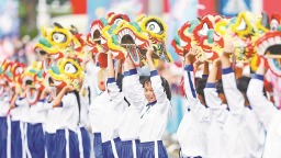 燃冰成炬 同心传递——全运会历史首次跨境火炬传递收官