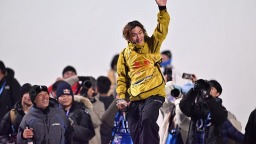 世界杯北京站顶住压力绝地反击 苏翊鸣“背靠背”夺冠