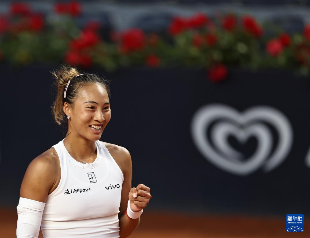 WTA1000罗马站：郑钦文晋级八强