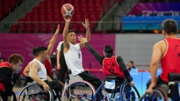 有爱无碍 暖心守护轮椅上的热爱