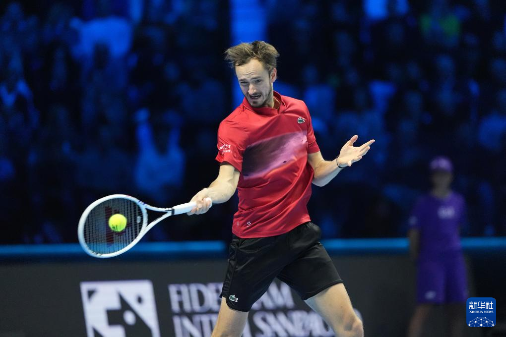 ATP年终总决赛：辛纳胜梅德韦杰夫