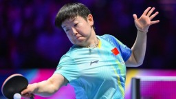 澳门乒乓球世界杯：孙颖莎、王曼昱晋级女单八强