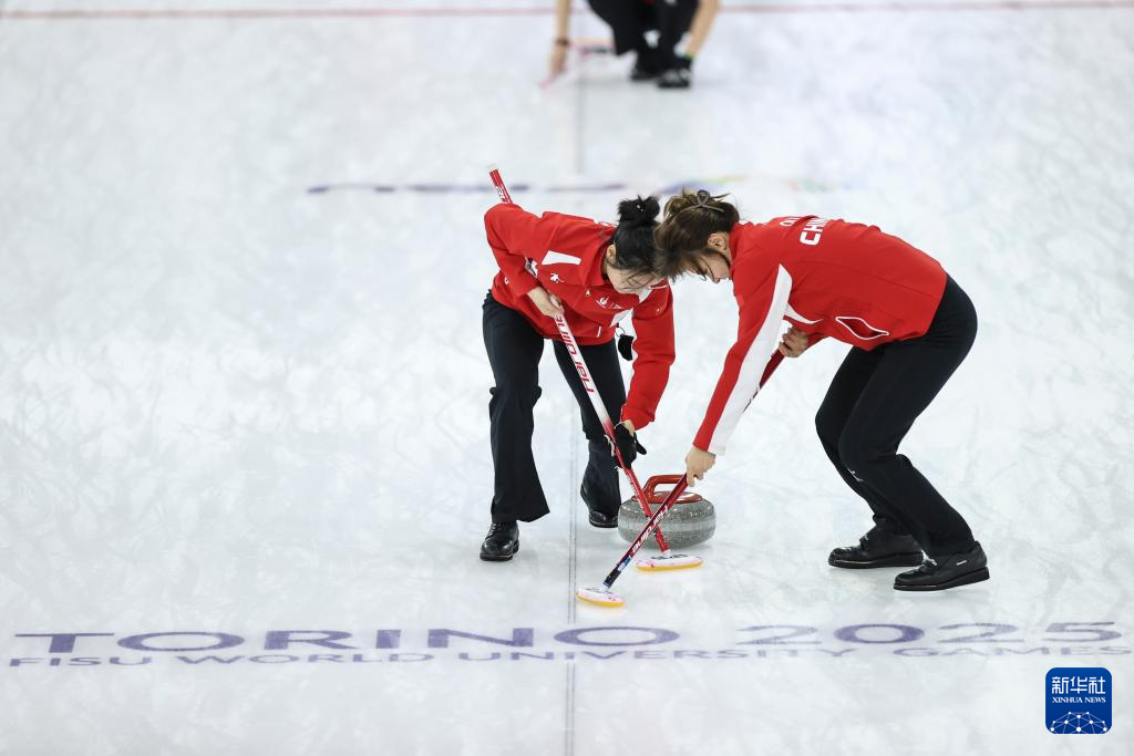 大冬会冰壶比赛:中国女队战胜波兰女队 大冬会冰壶比赛:中国女队战胜波兰女队