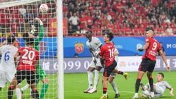 中超综合：申花逆转蓉城 国安遭“绝平”